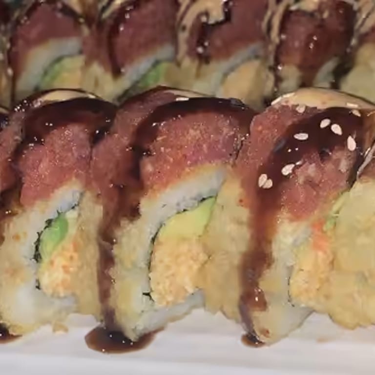 Spicy Tuna Roll: A Sushi Sensation