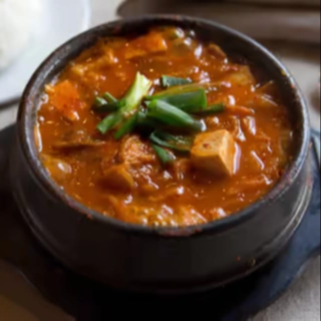 E6. Kimchi Chigae.